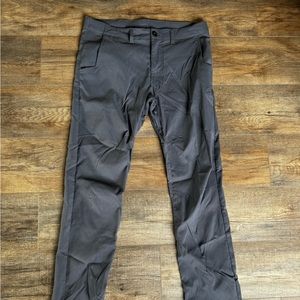 Men's Prana Brion pants. 33x34